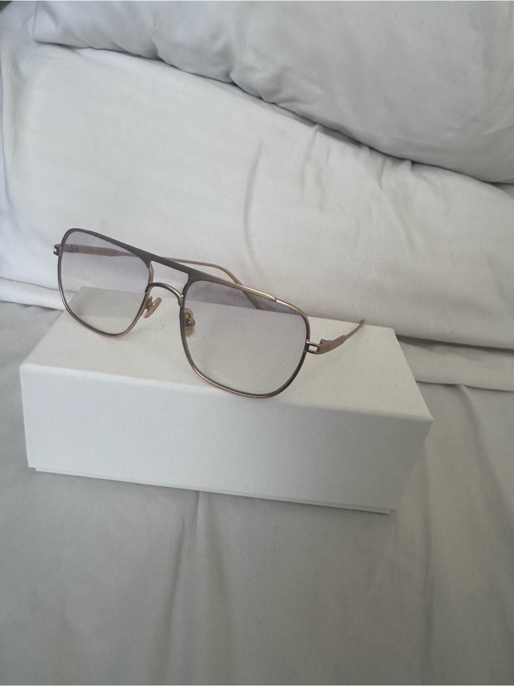 Women's Metal Aviator Sunglasses in  Gold
